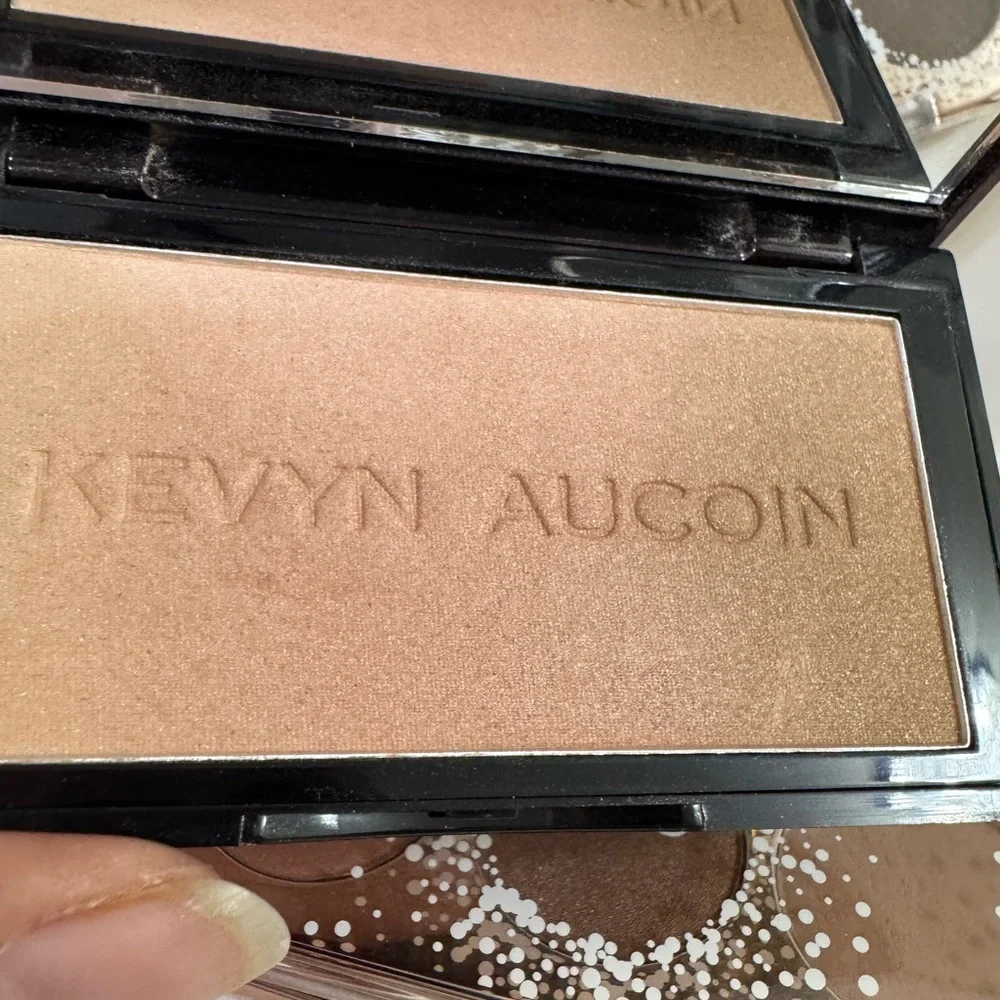 Kevyn Aucoin THE NEO HIGHLIGHTER SAHARA AND TARTE EYESHADOW PALETTE